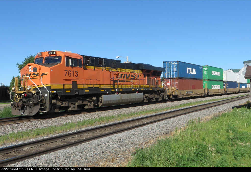 BNSF 7613 East